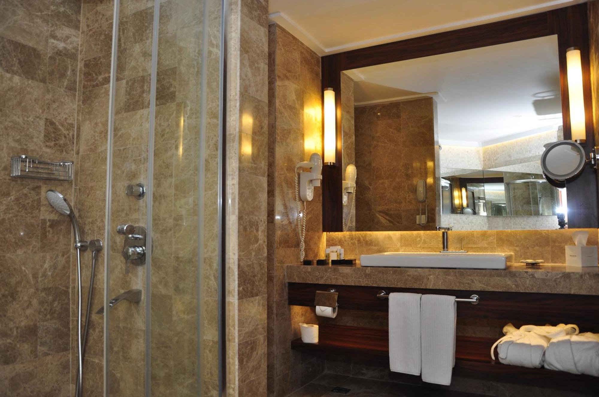 Budget Double or Twin Room (2 Adults + 1 Child)
